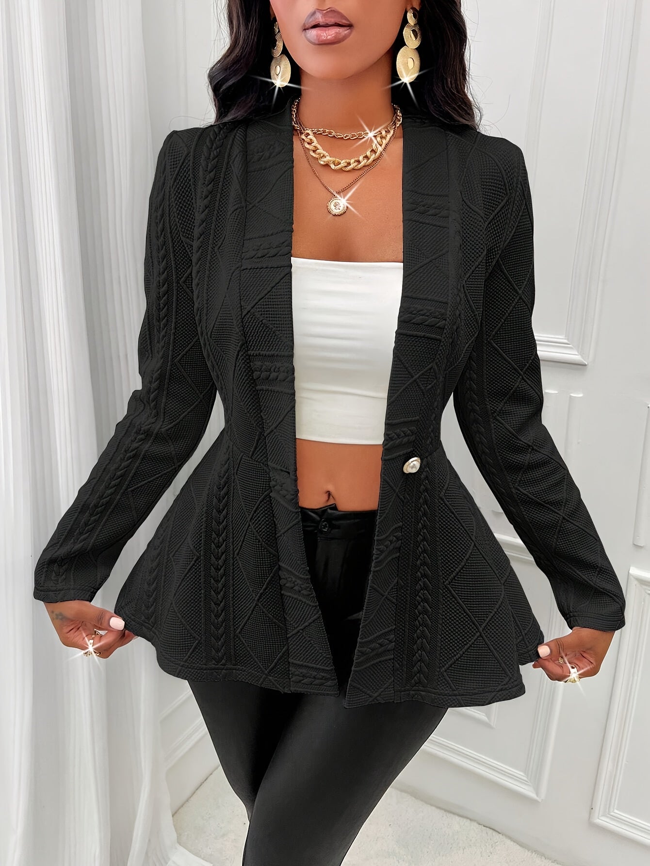 Boutique Tailored Blazer for Easy Styling with Long Sleeves