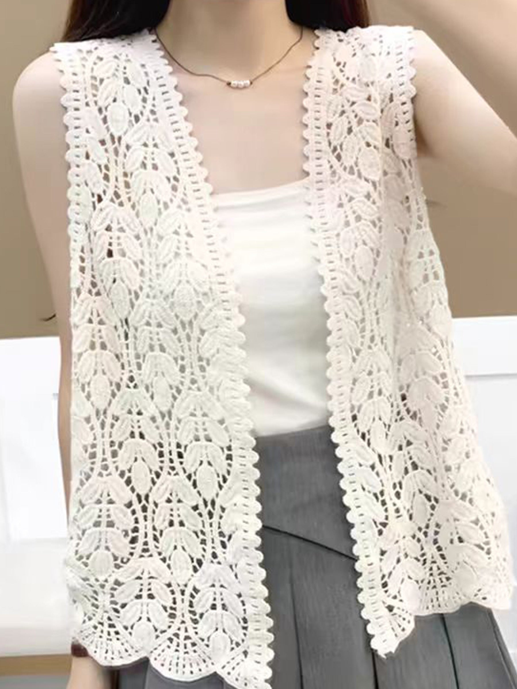 Boutique Knit Vest Top for Easy Styling with Sleeveless Cut