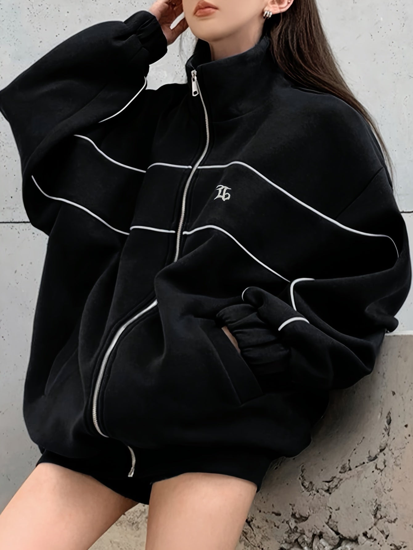 Boutique Lightweight Jacket for Easy Styling
