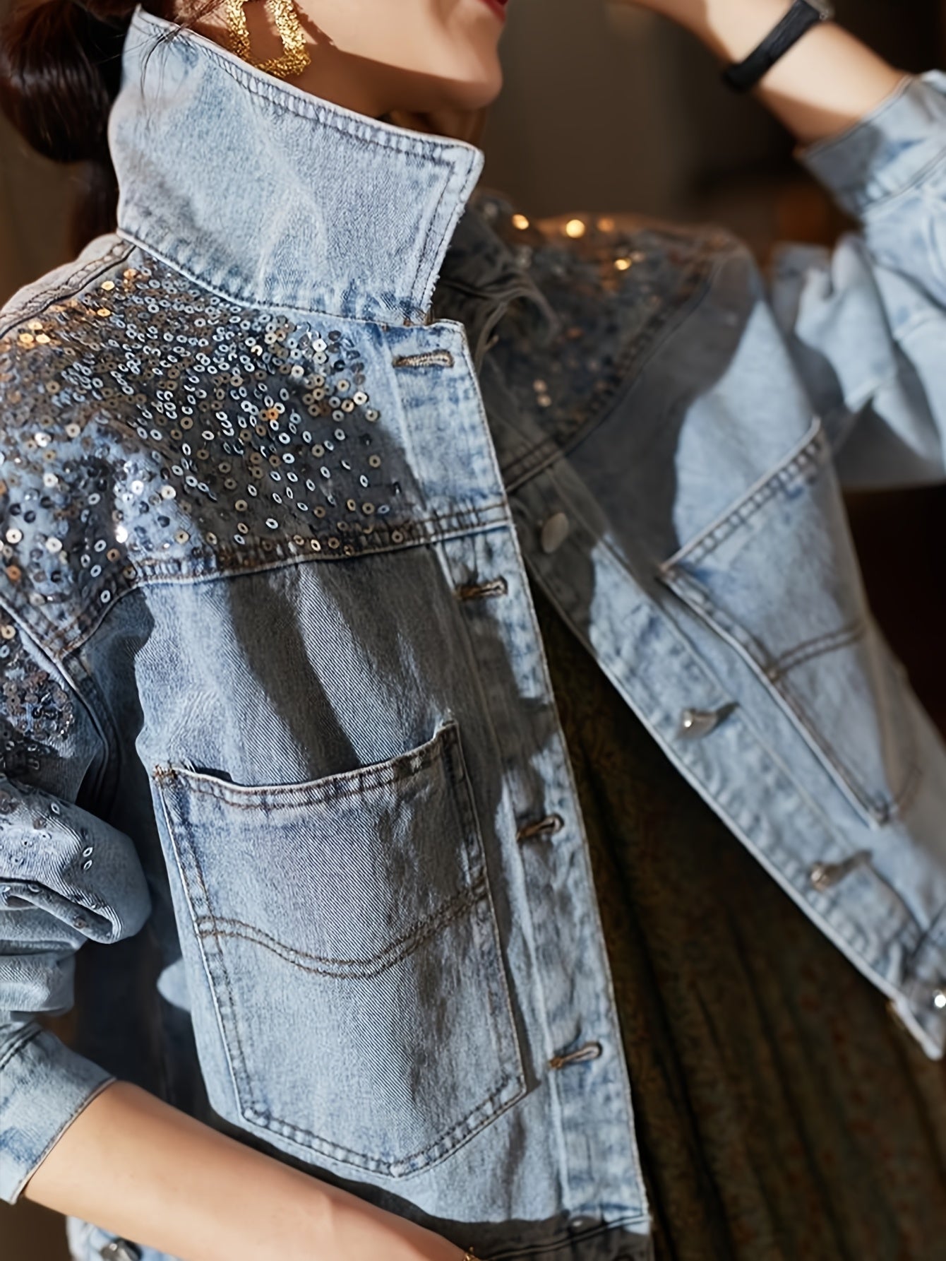 Boutique Lightweight Jacket for Easy Styling with Denim Look