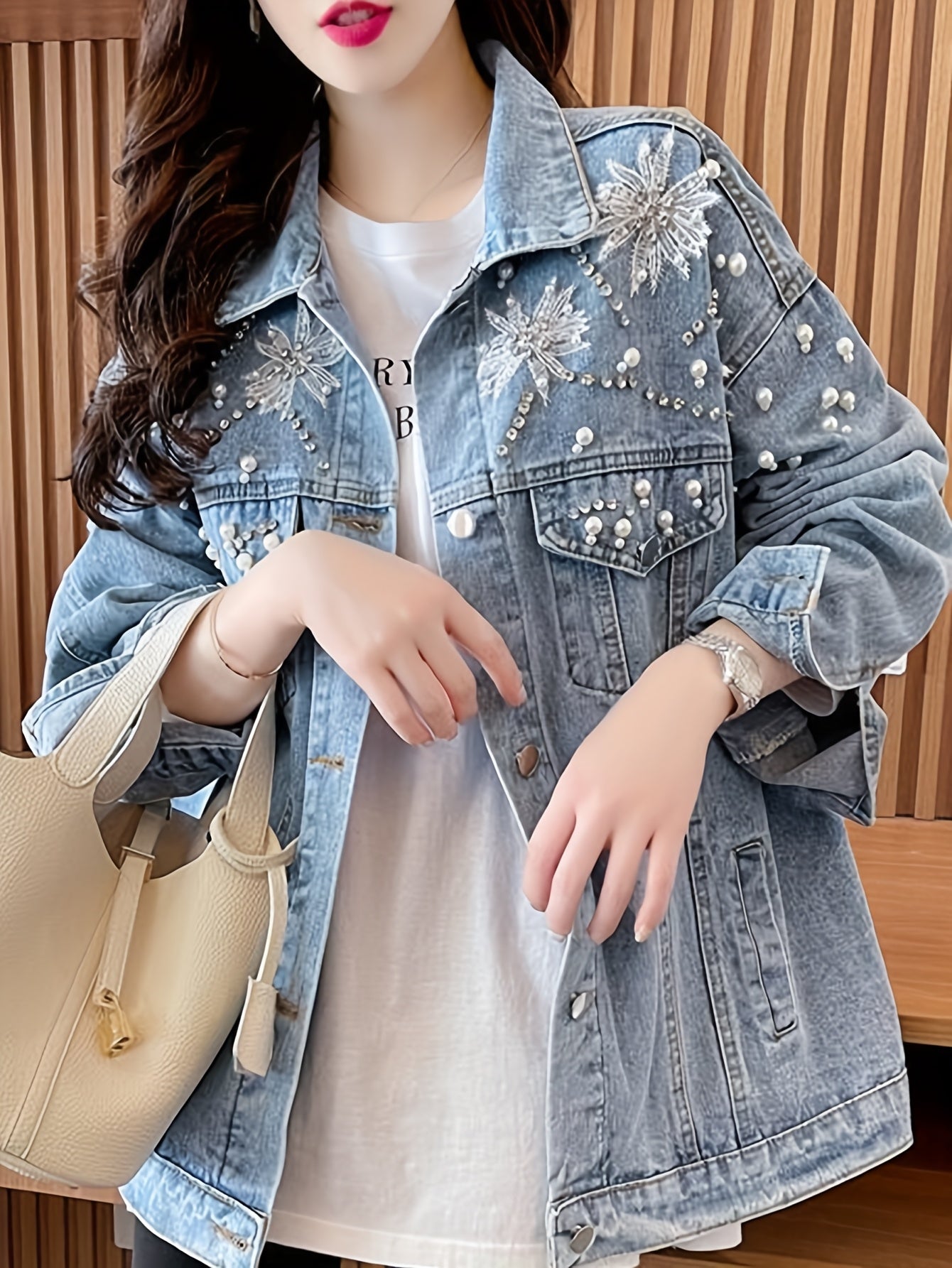 Boutique Lightweight Jacket for Easy Styling with Long Sleeves
