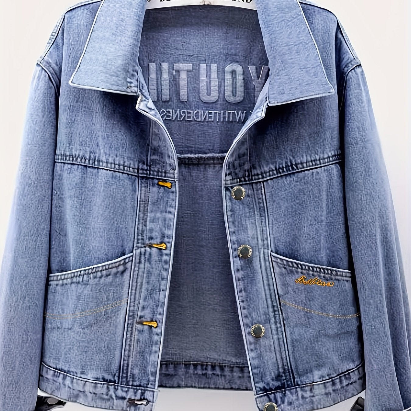 Boutique Lightweight Jacket for Easy Styling with Denim Look