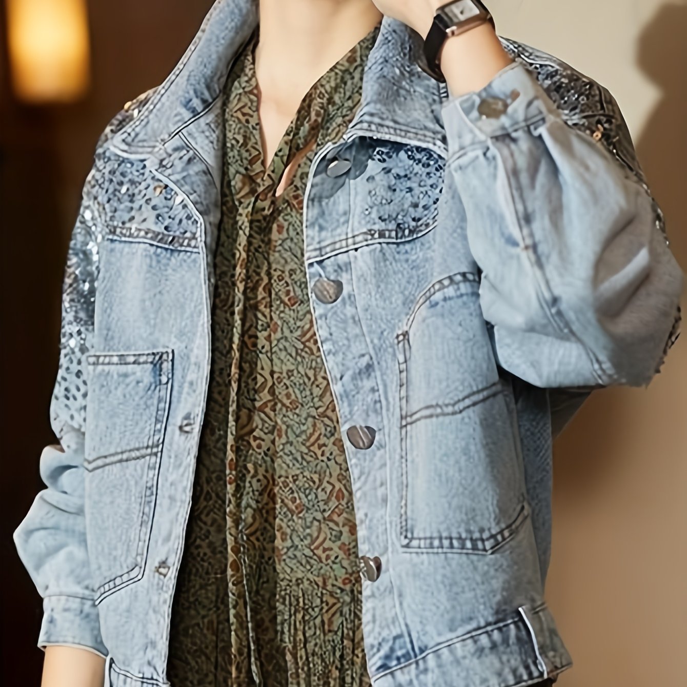 Boutique Lightweight Jacket for Easy Styling with Denim Look