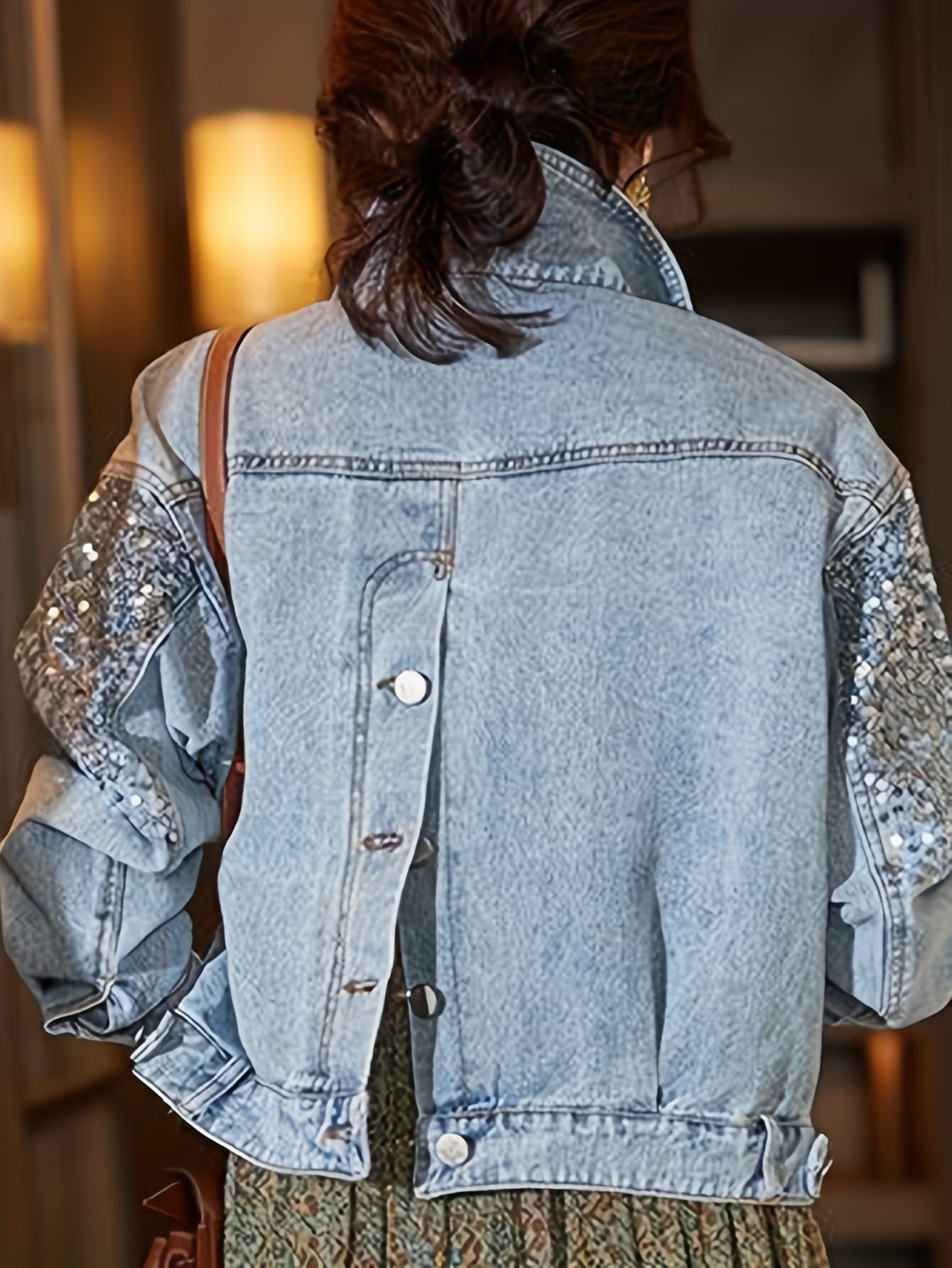 Boutique Lightweight Jacket for Easy Styling with Denim Look