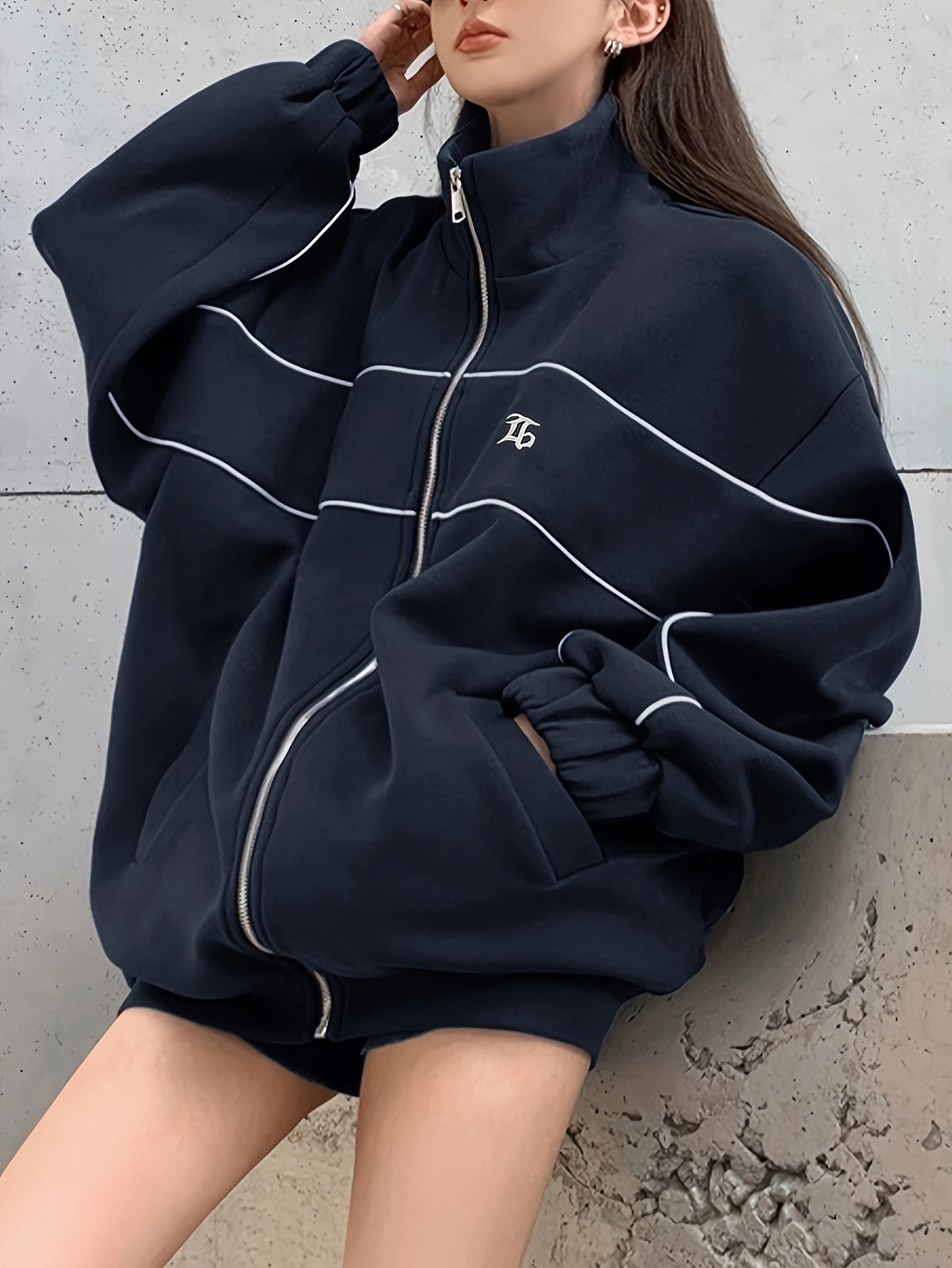 Boutique Lightweight Jacket for Easy Styling
