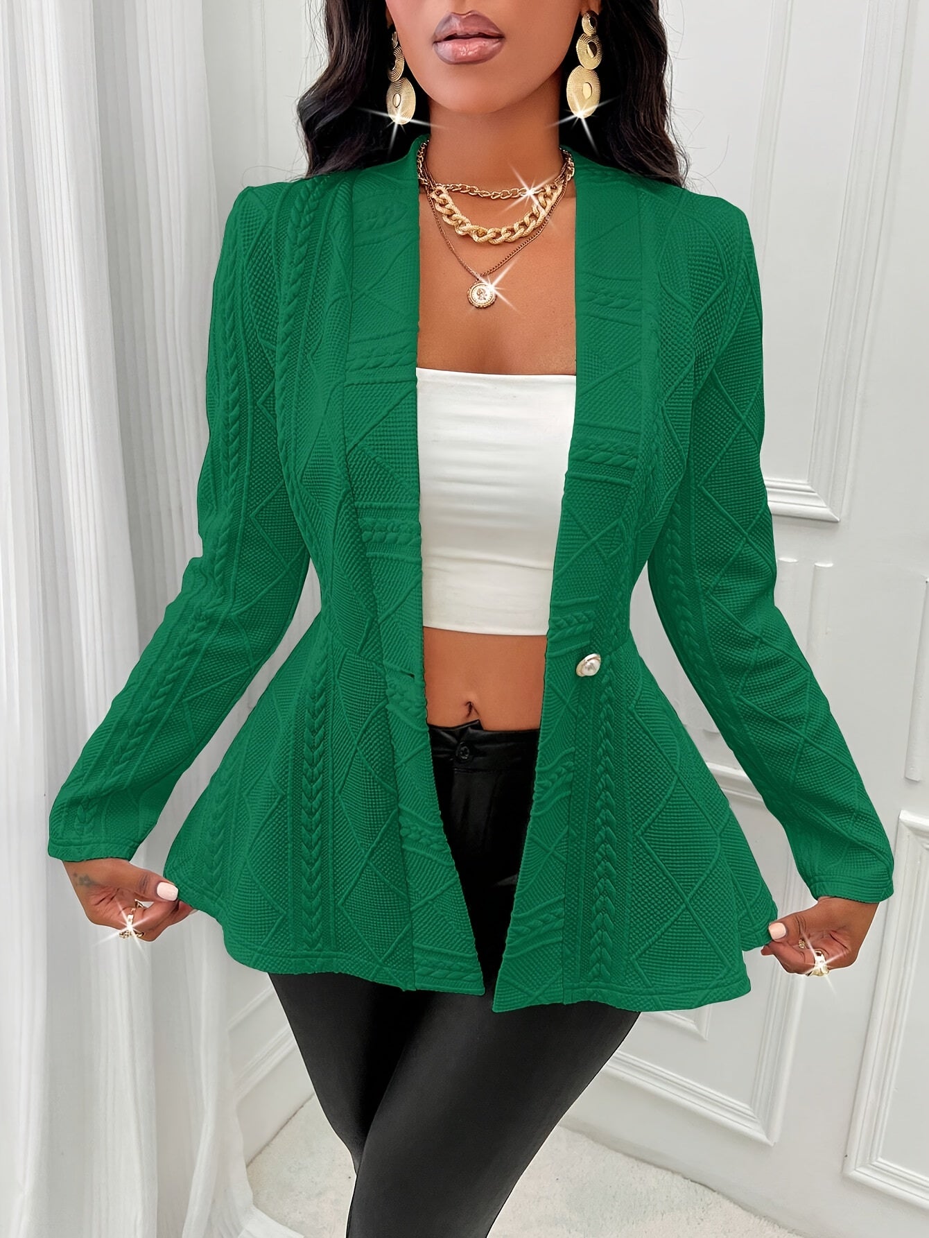 Boutique Tailored Blazer for Easy Styling with Long Sleeves