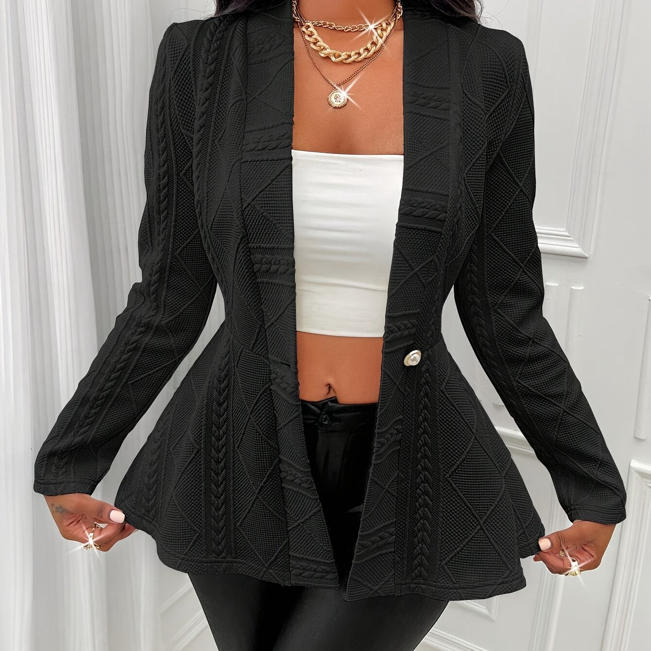 Boutique Tailored Blazer for Easy Styling with Long Sleeves